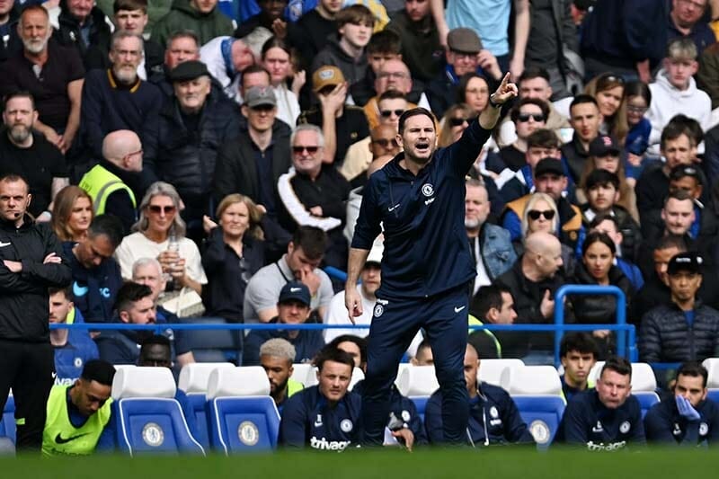 Lampard đang không làm tốt công việc của mình