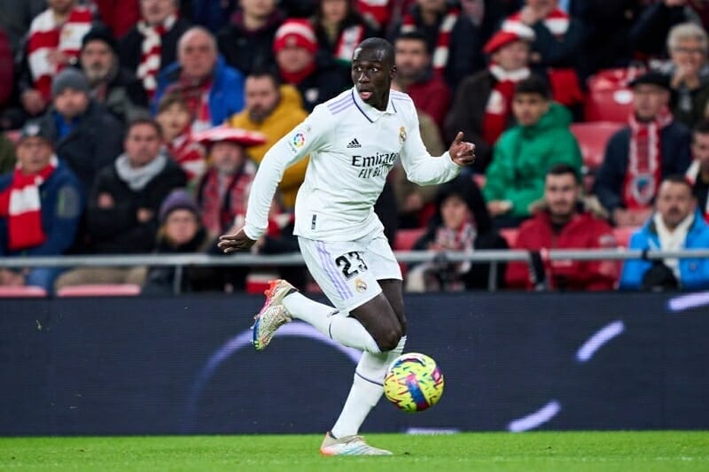 Arsenal được cho là quan tâm Mendy