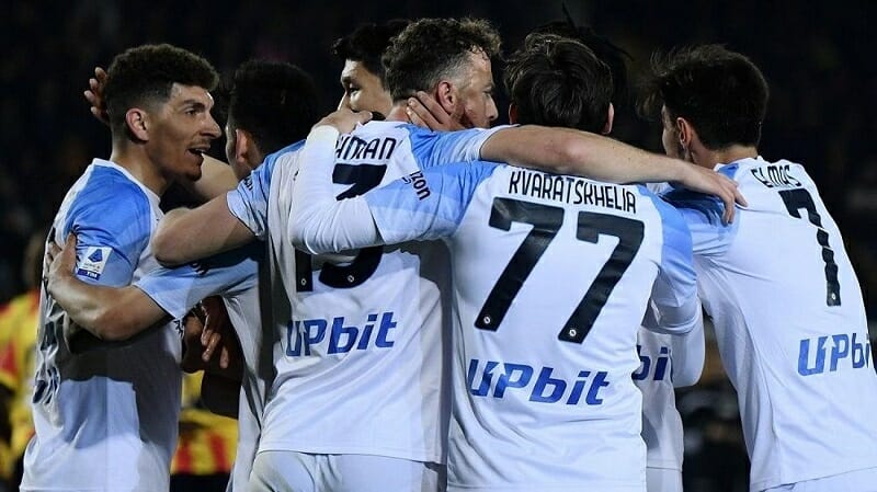 Đối thủ phản lưới vô duyên, Napoli tiến gần ngôi vương Serie A