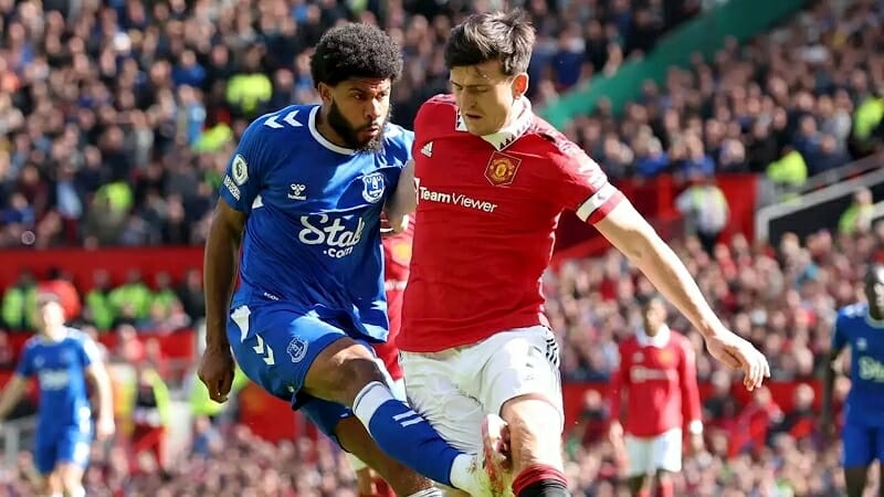 Maguire đá chính ở trận đấu với Everton