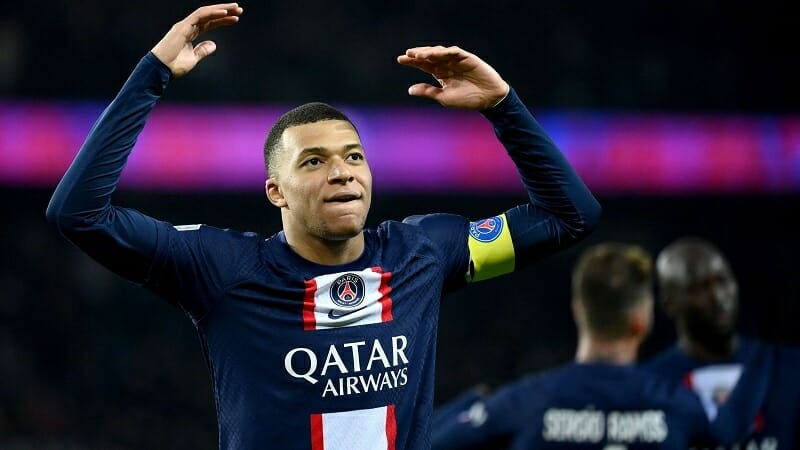 Kylian Mbappe muốn ở lại PSG