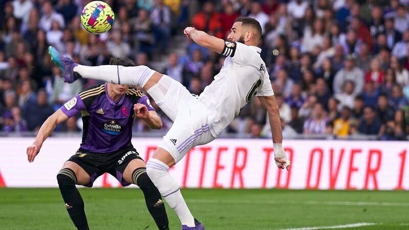 Benzema đã có một cú hat-trick trong chiến thắng 6-0 của Real