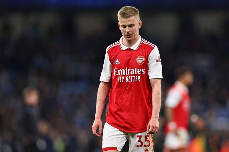 Thiếu vắng Zinchenko, Arsenal biết tin vào ai trong cuộc đua vô địch với Man City?