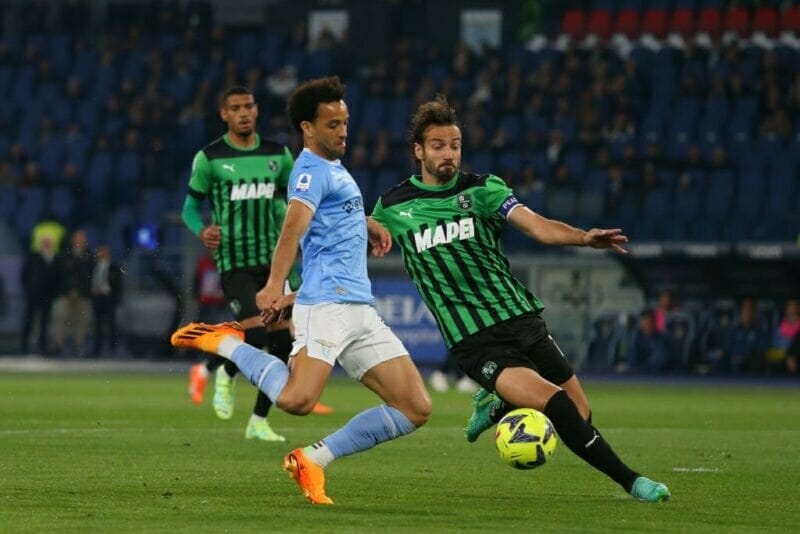 Felipe Anderson đưa đội chủ nhà vươn lên dẫn trước sau chưa đầy 15 phút