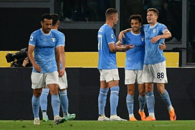 Basic (số 88) ấn định chiến thắng 2-0 cho Lazio