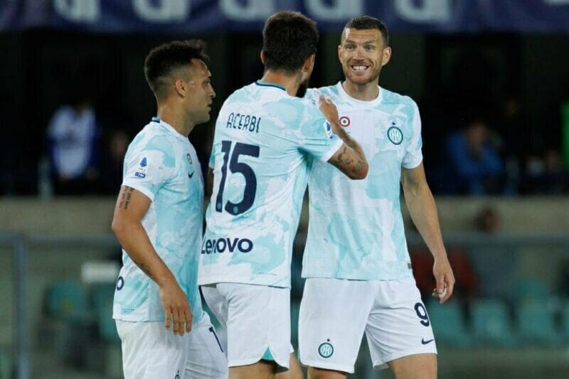 Inter Milan nã 6 bàn vào lưới Verona để củng cố vị trí trong top 4