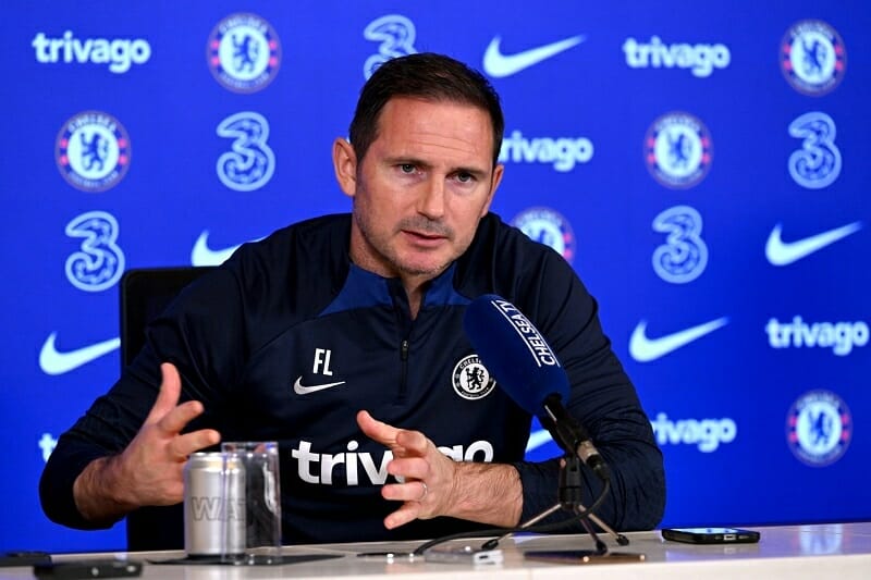 Chelsea may mắn khi tìm được người sẵn sàng "đứng mũi chịu sào" cho ban lãnh đạo