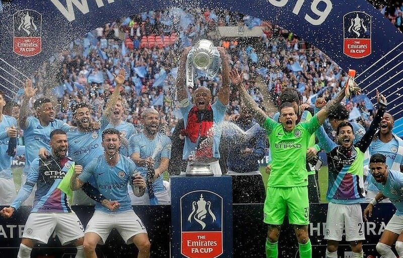 Man City ăn mừng chức vô địch FA Cup 2019