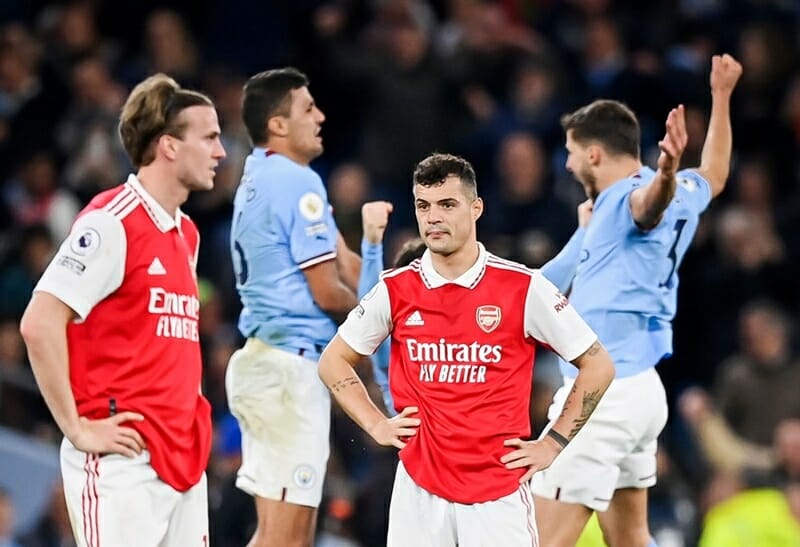 Arsenal đã mất quyền tự quyết vào tay Man City