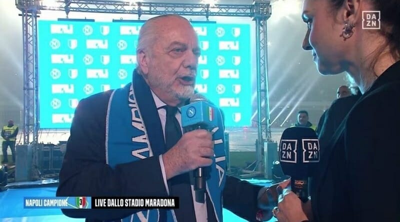 Chủ tịch Aurelio De Laurentiis có mặt tại SVĐ để chia vui cùng các CĐV