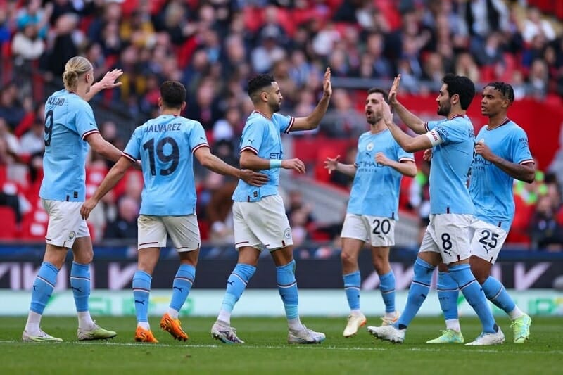 Man City đang hướng đến cú ăn 3 mùa này