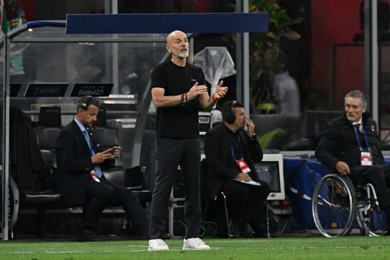 Thầy trò Pioli vừa thất thủ trước Inter