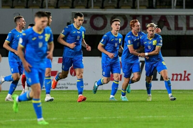 Ukraine có trận đấu đáng nhớ khi lội ngược dòng thành công sau khi thua 0-2 trong hiệp 1