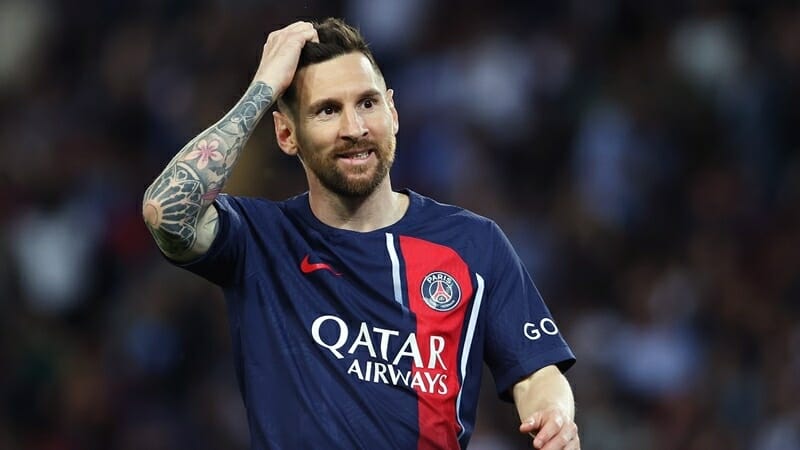 Messi rời PSG không kèn không trống