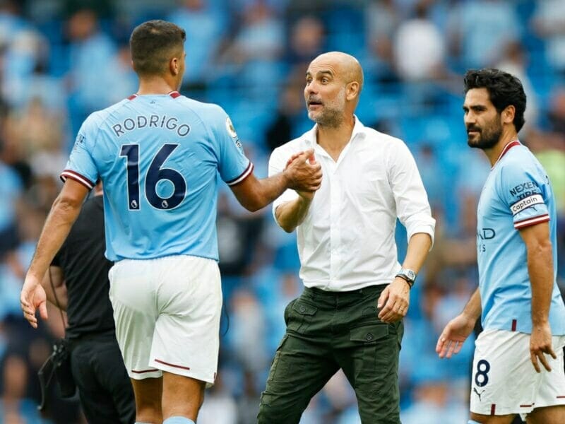 Pep giờ đây có quyền tự tin tuyệt đối về hàng tiền vệ Man City