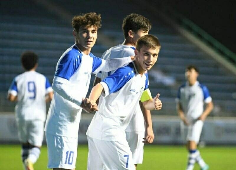 U17 Uzbekistan chật vật giành 3 điểm, đẩy U17 Việt Nam vào thế khó