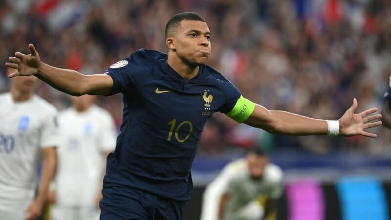 Mbappe thể hiện phong độ ấn tượng ở CLB và ĐTQG