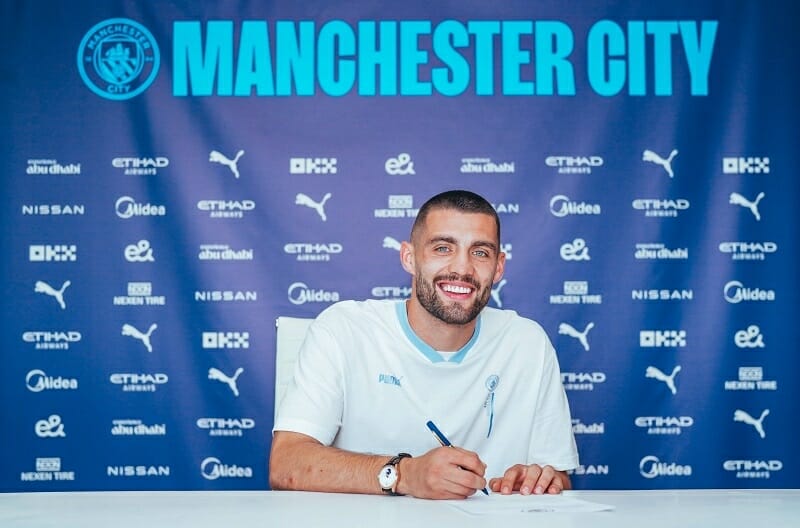 Kovacic đã hoàn tất việc chuyển đến Man City