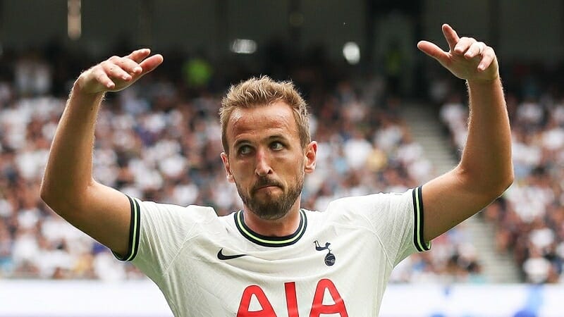 Kane còn 1 năm hợp đồng với Tottenham