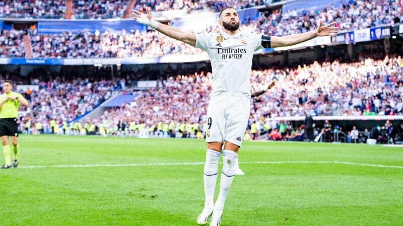 Benzema vừa chơi trận đấu cuối cùng cho Real