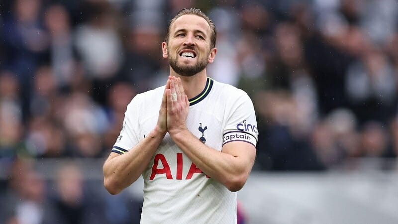 Kane còn 1 năm hợp đồng với Tottenham