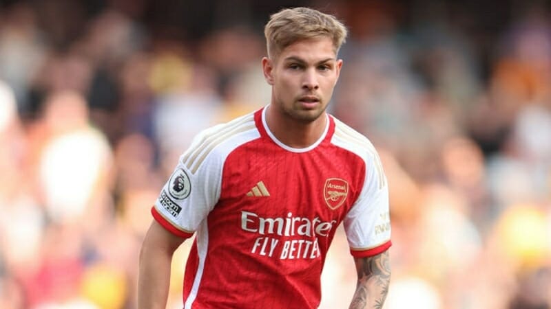 Smith Rowe được liên kết với việc rời Emirates