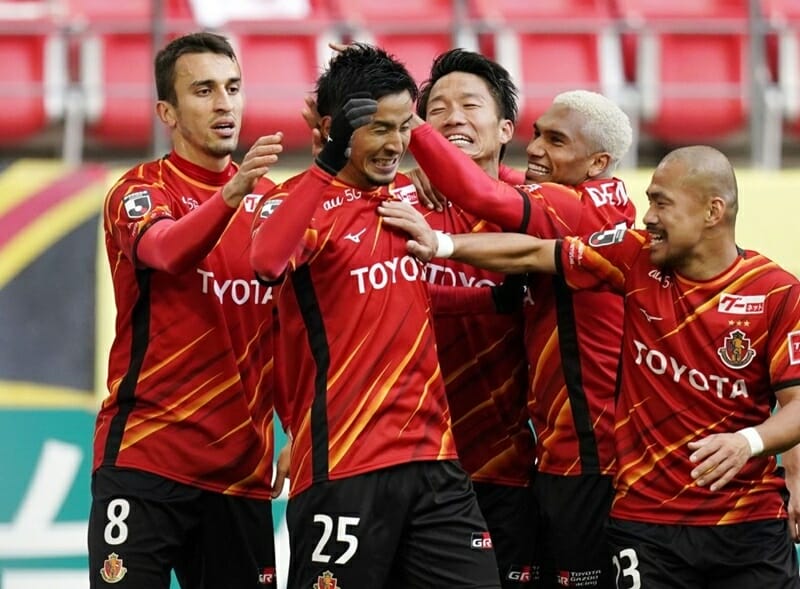 Nagoya đang xếp thứ 3 tại J-League.