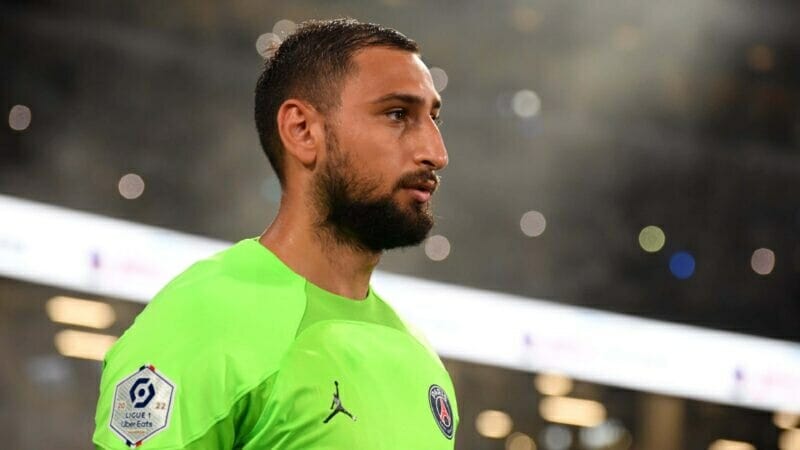 Không hài lòng với Donnarumma, PSG muốn mua thêm thủ môn