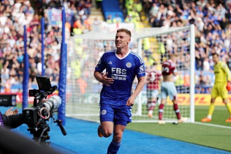 Harvey Barnes không thể giúp Leicester trụ hạng thành công