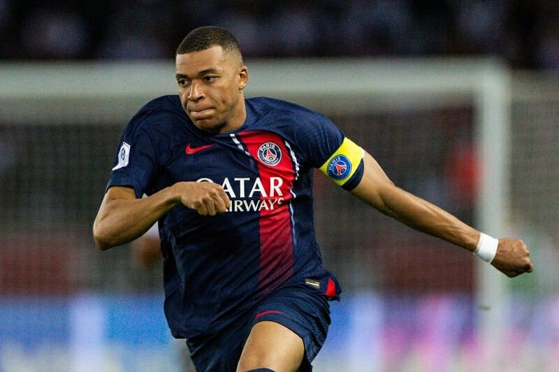 Mbappe cho rằng PSG là tập thể thiếu đoàn kết.