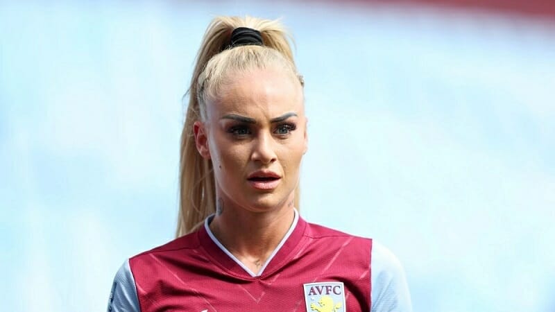 Alisha Lehmann hiện thuộc biên chế Aston Villa.