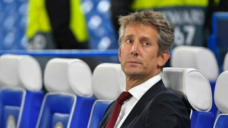 SỐC! Van der Sar bị xuất huyết não, MU phát đi thông điệp