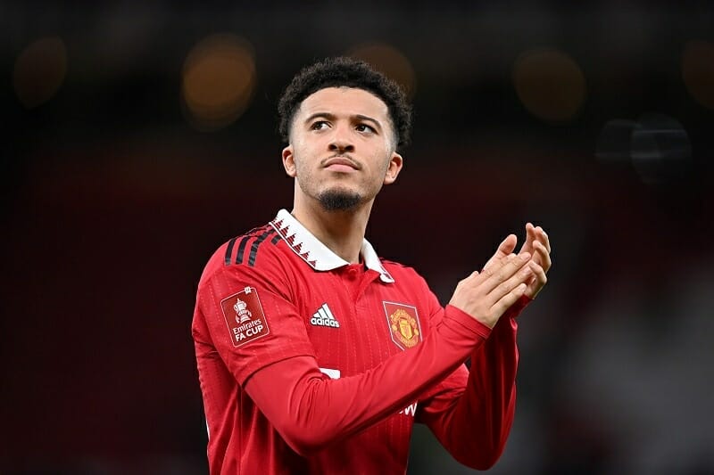 Sancho còn hợp đồng với Man United đến hè 2026 kèm tùy chọn gia hạn thêm một năm