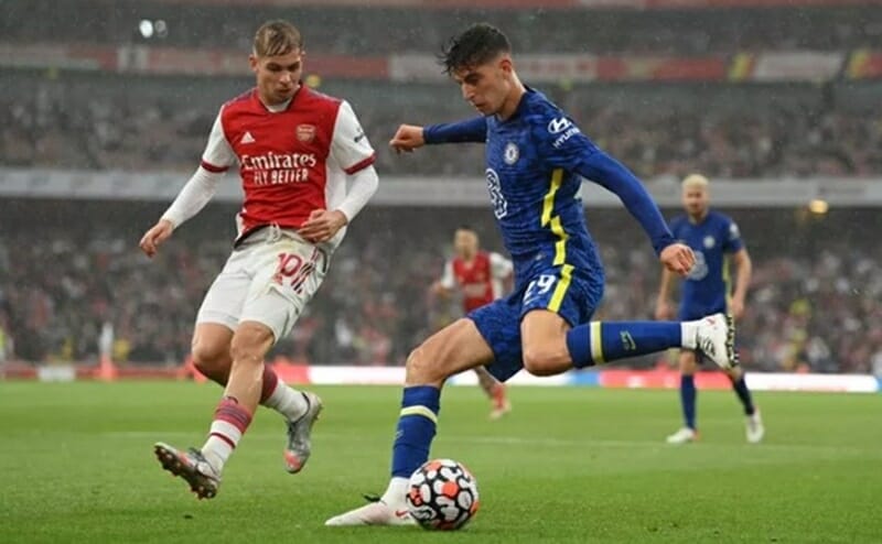 Smith Rowe sẵn sàng đối đầu Havertz 