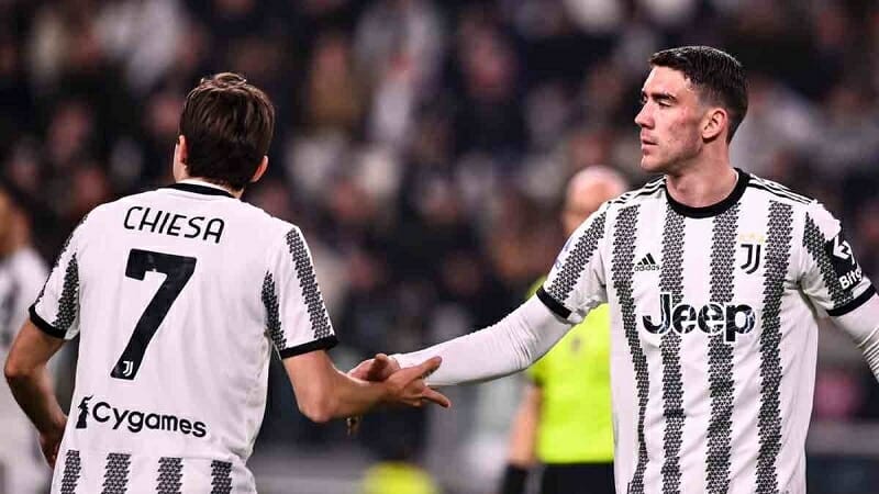 Juve tính chuyện bán cả Chiesa và Vlahovic