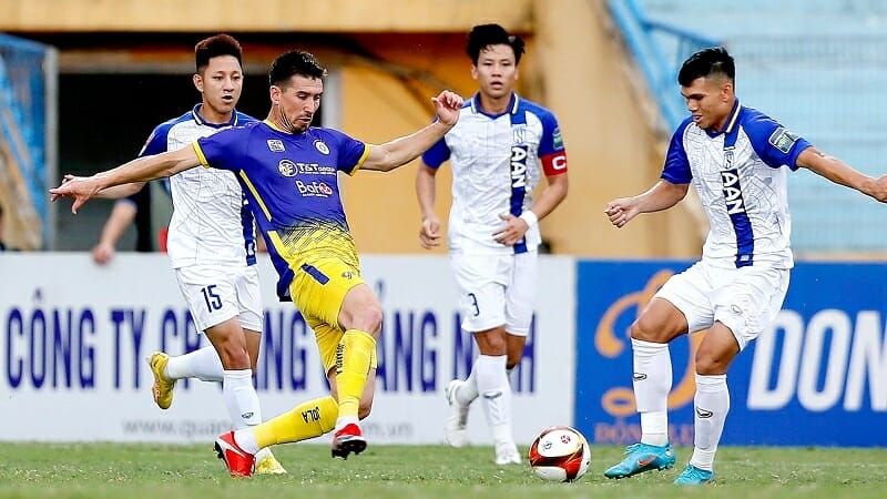 SLNA giành chiến thắng bất ngờ trước Hà Nội FC (Ảnh: Thanhnien)