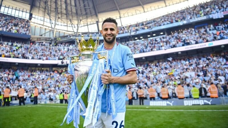 Riyad Mahrez muốn rời Man City để đến Trung Đông