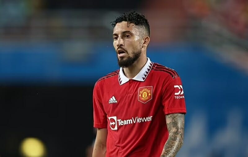 Telles chia tay Man Utd.