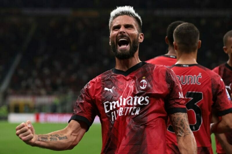 Giroud lạnh lùng trên chấm 11 mét