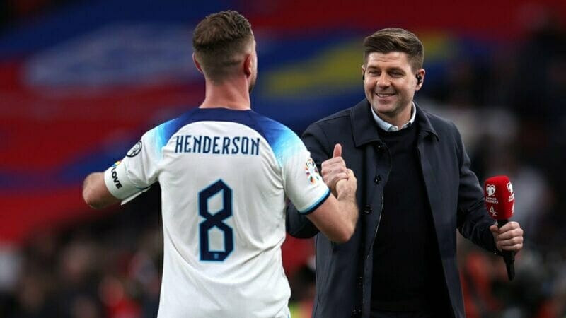 Gerrard mang theo cộng sự và đồng đội cũ Henderson tới Ả Rập Xê Út