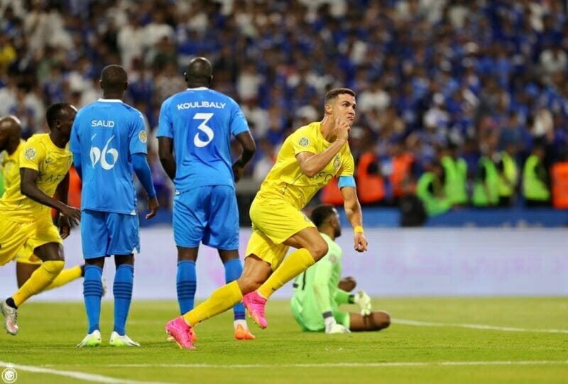 Ronaldo hóa người hùng với 2 bàn thắng giúp Al Nassr lên ngôi tại Arab Club Champions Cup