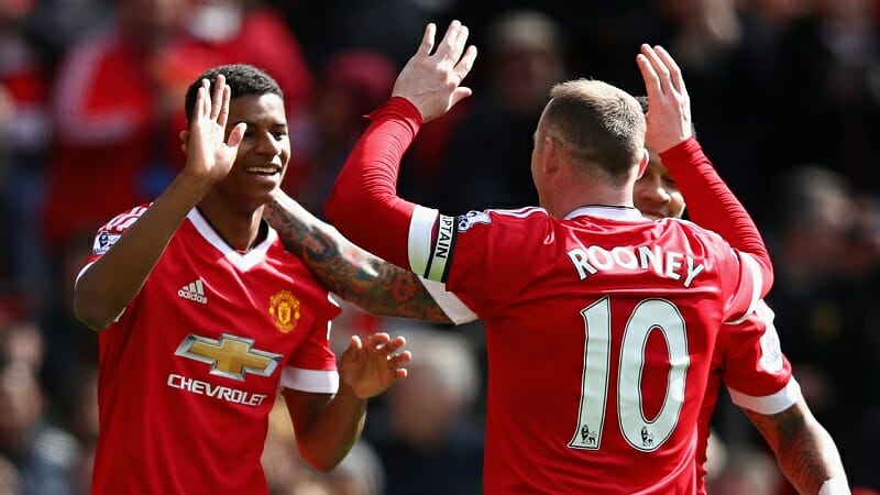 Rooney có thời gian chơi cùng tiền bối