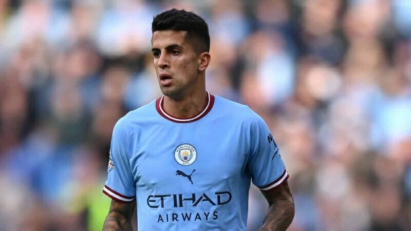 Cancelo sẽ sớm cập bến Camp Nou