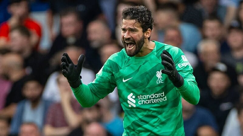 Alisson Becker có thể đến Ả Rập Xê Út chơi bóng