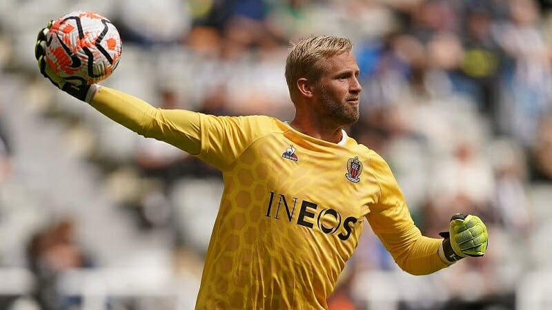 Chelsea nhắm Kasper Schmeichel thay Kepa