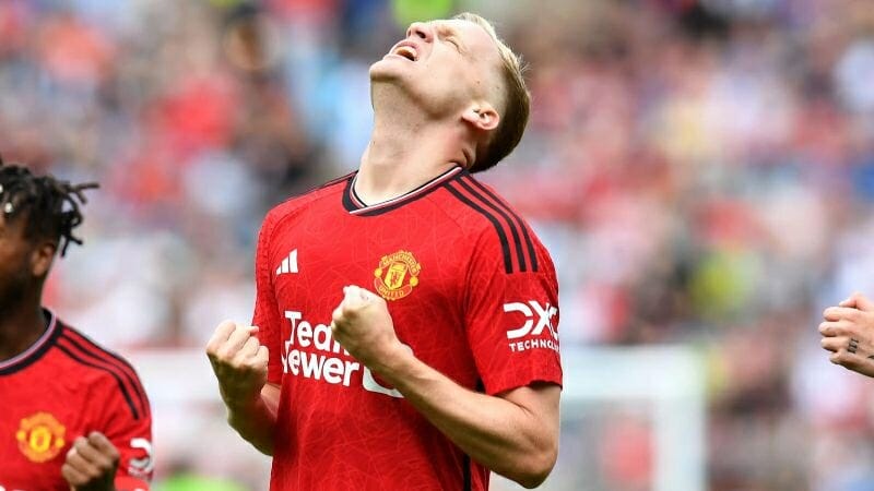 Chuyển nhượng MU: Fabrizio Romano hé lộ tương lai của Donny van de Beek