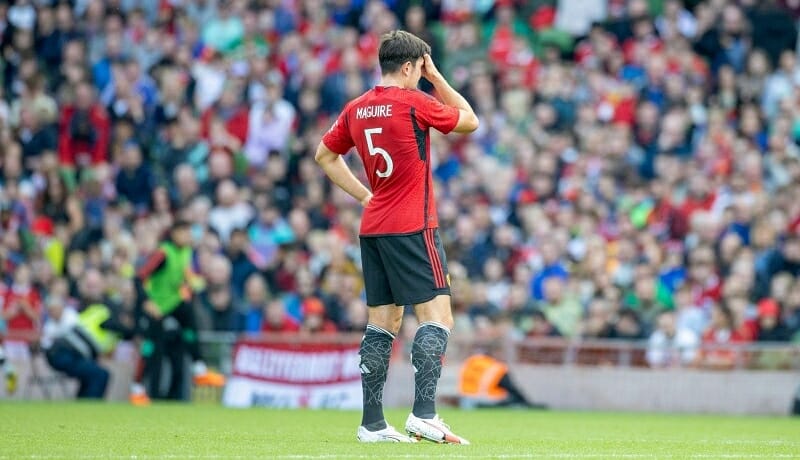 Harry Maguire liên tục mắc sai sót trong phòng ngự