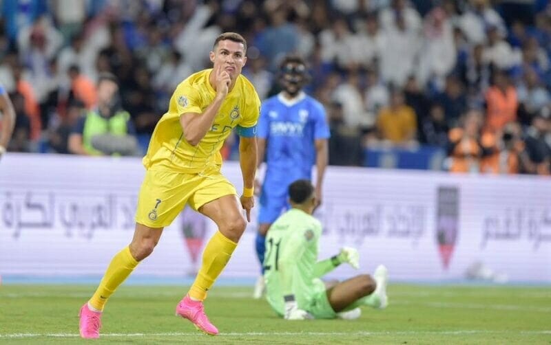 Kết quả Al Nassr vs Al Hilal: 2 thẻ đỏ cho Al Nassr, Ronaldo hóa siêu nhân