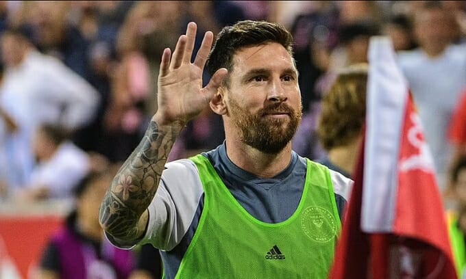 Messi vào sân và ghi bàn từ ghế dự bị