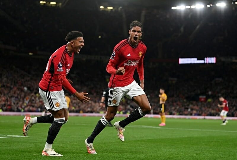 Man United vất vả hạ Wolves